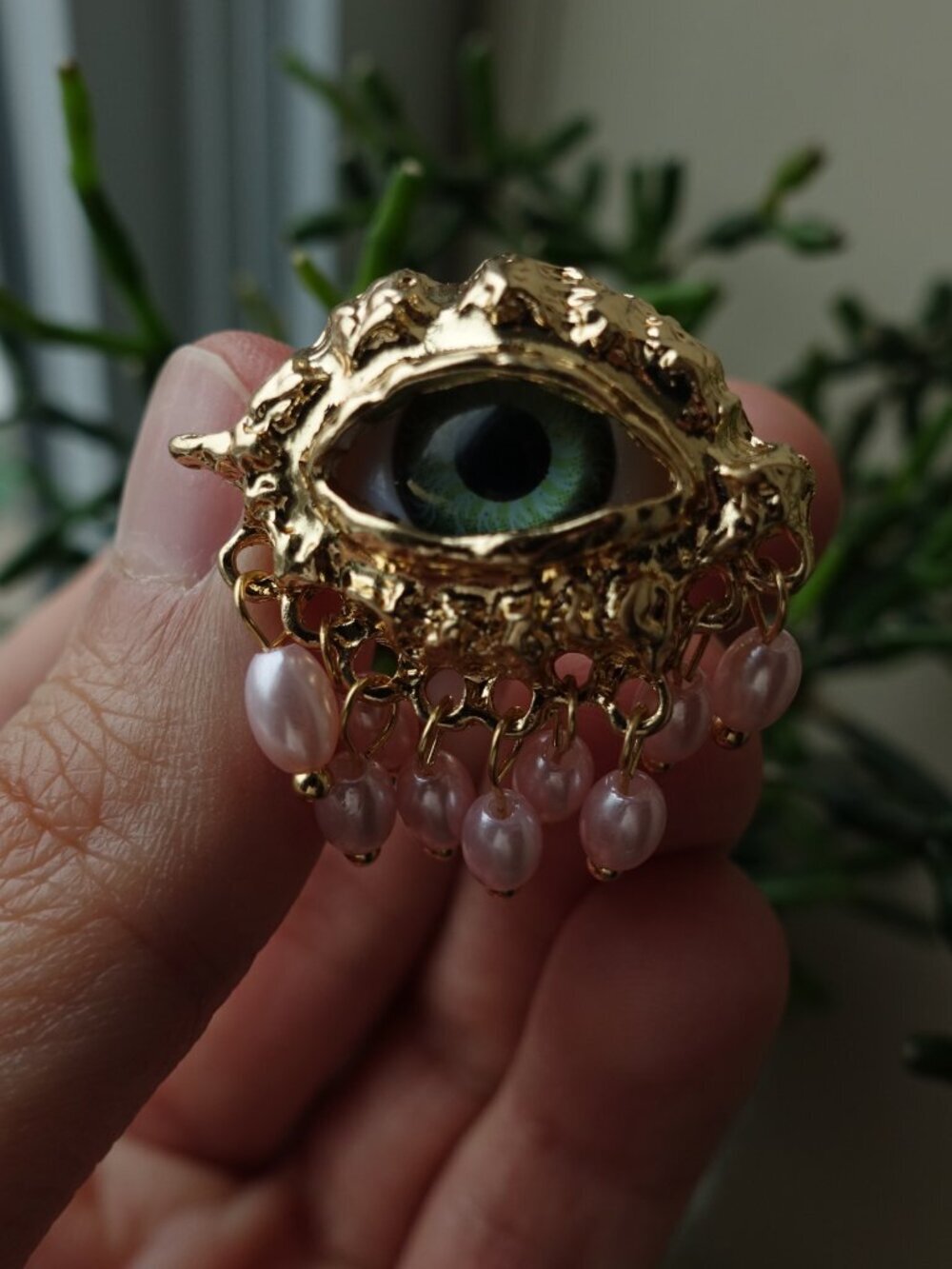 🆕️ Schiaparelli Inspired Style Gold Eye Ring with Pearls NWOT - Picture 3 of 15